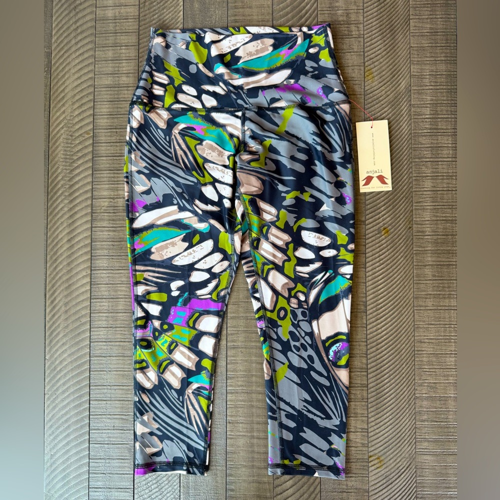 Anjali - The Vida Capri Active Monarch Leggings Women’s Size Medium (NWT)
